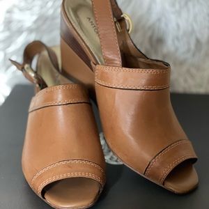 Antonio Melani 8M Brown Tan Camel Leather Open Toe Slingback Wedge Mule Sandals
